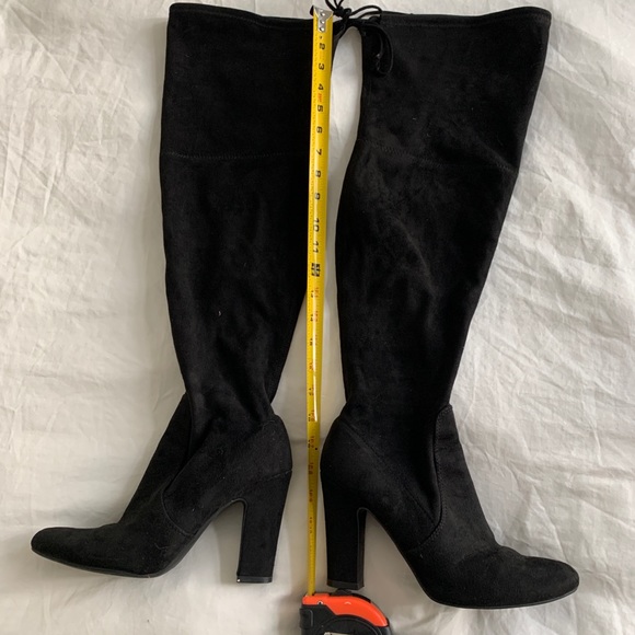 Sure cute over the knee boots with ties - Picture 2 of 8